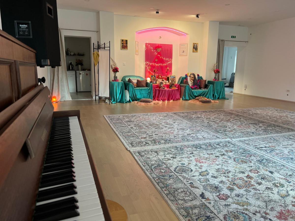 Om Yoga Center Apartman Beszterce Kültér fotó