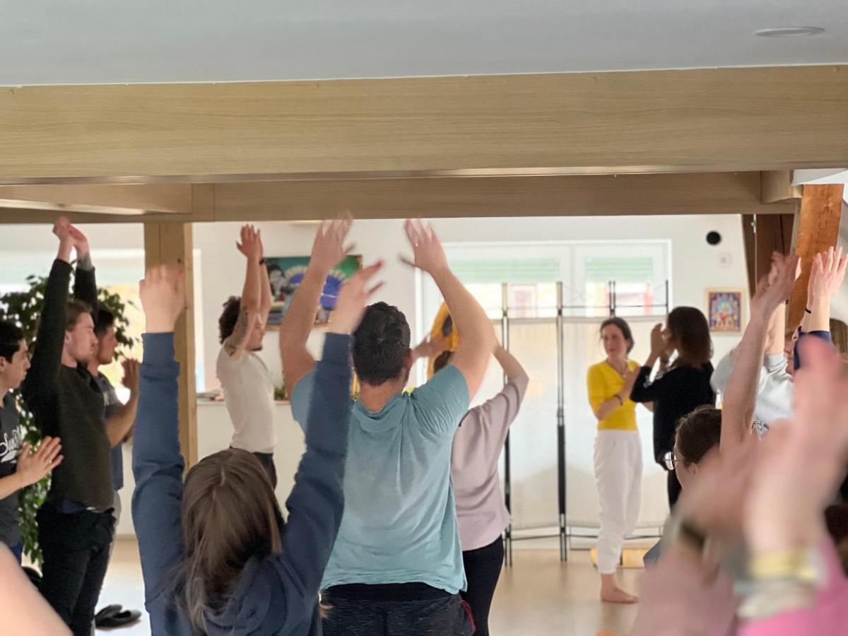 Om Yoga Center Apartman Beszterce Kültér fotó