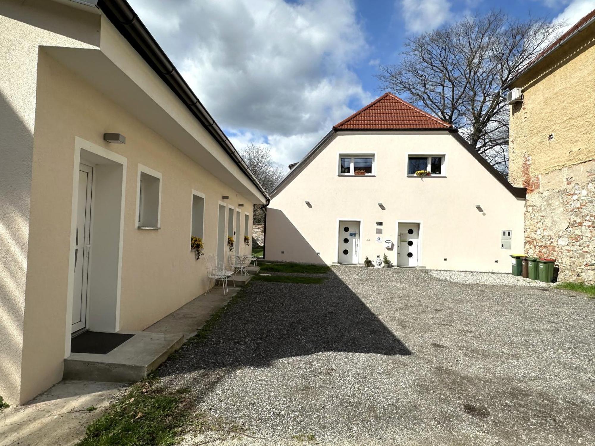 Om Yoga Center Apartman Beszterce Kültér fotó